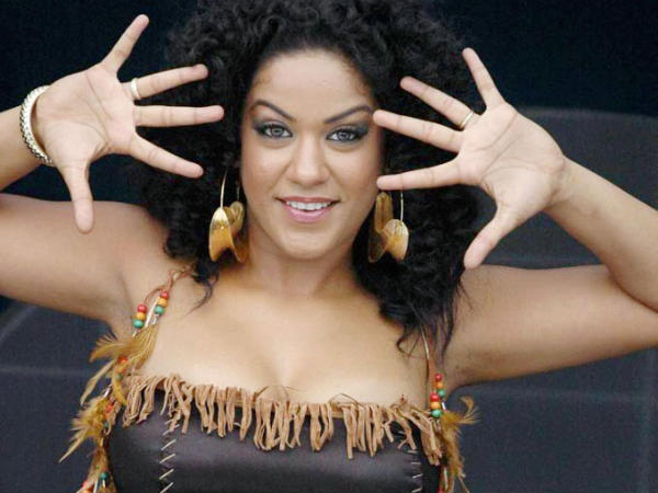 మాస్‌ను ఊర్రూతలూగించేలా...