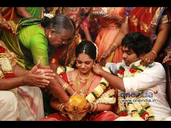 తాళికట్టు శుభవేళ...