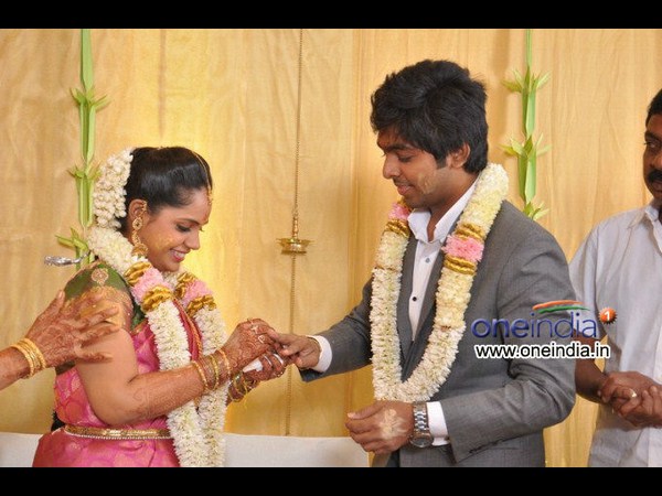 పిన్న వయసులోనే సంగీత దర్శకుడుగా..