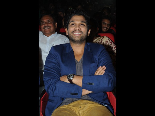 పంక్షన్ లో ...అల్లు అర్జున్ ...స్లైడ్ షోలో...