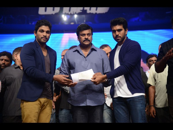 పంక్షన్ లో ...అల్లు అర్జున్ ...స్లైడ్ షోలో...