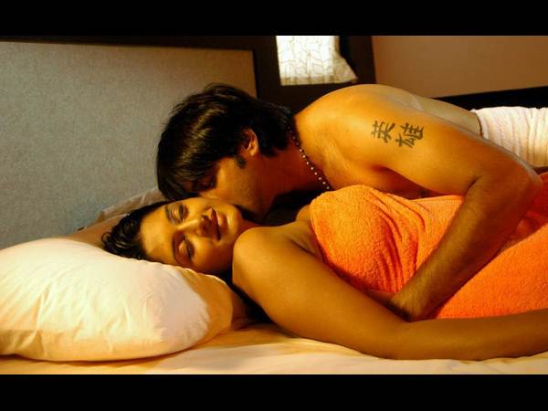 తెగింపుగా ముందుకెలుతున్నారు.