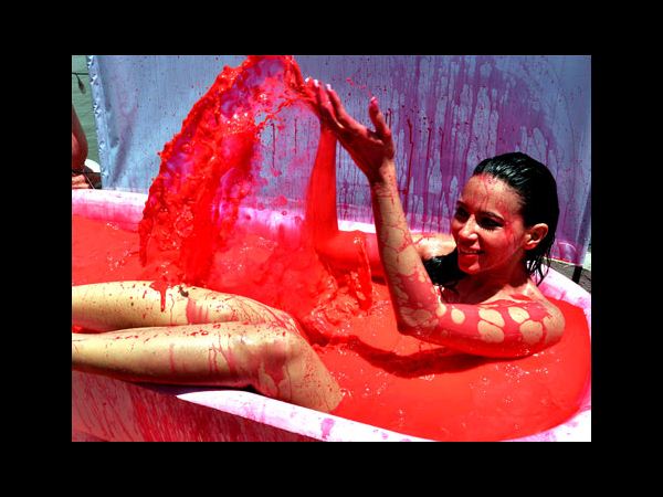 రోజ్లిన్ ఖాన్