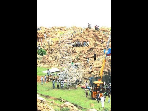  'బాహుబలి' ఫస్ట్ డే వర్కింగ్ స్టిల్స్ ( లీకెడ్ ఫోటోలు)