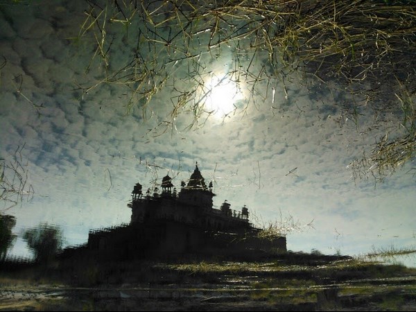 'బాహుబలి' ఫస్ట్ డే వర్కింగ్ స్టిల్స్ ( లీకెడ్ ఫోటోలు)