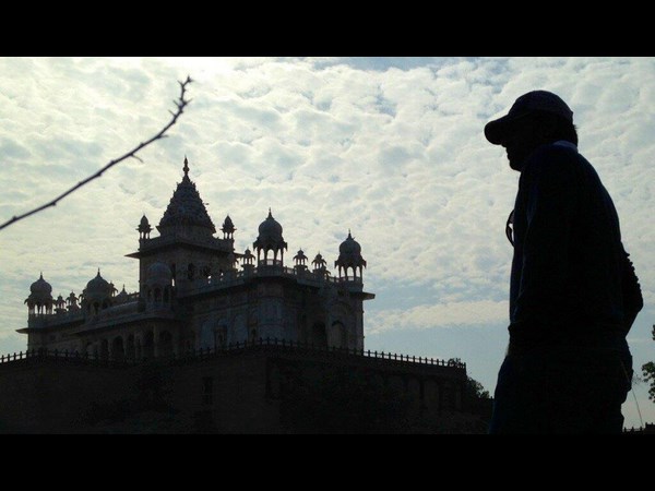 'బాహుబలి' ఫస్ట్ డే వర్కింగ్ స్టిల్స్ ( లీకెడ్ ఫోటోలు)