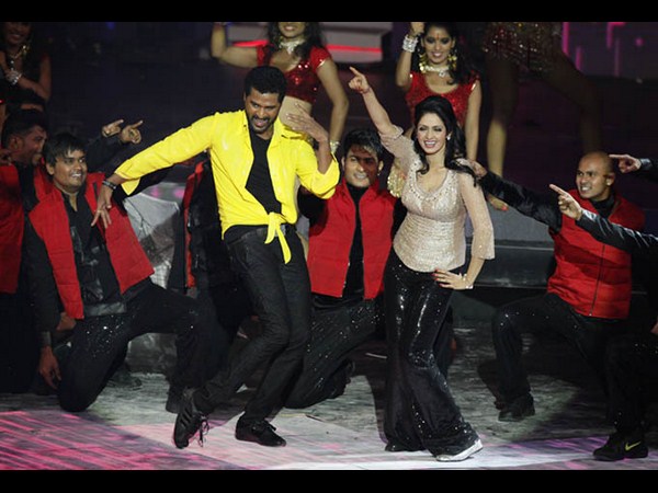 ప్రభుదేవాతో కలిసి డాన్స్ చేస్తున్న శ్రీదేవి