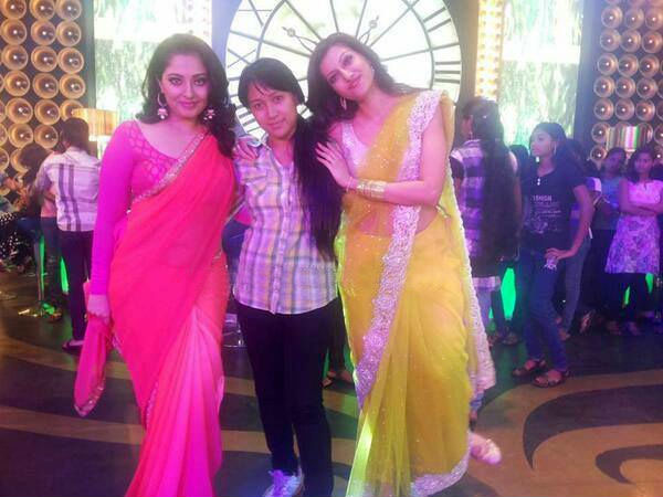 సెక్సీ బ్యూటీస్ ముంతా, హంసా నందిని