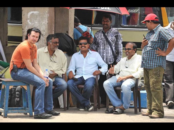 విజువల్ వండర్ గా...