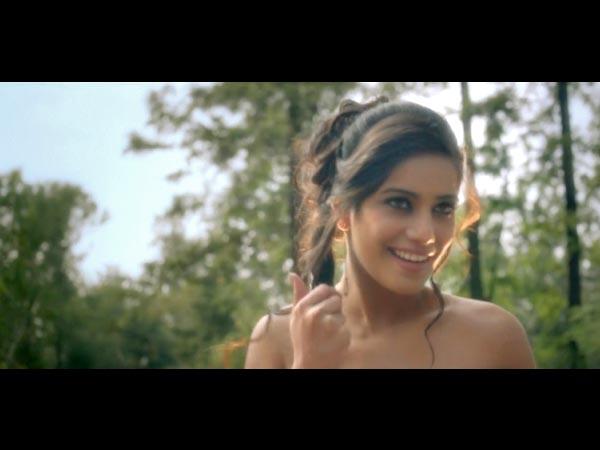 సమాజసేవే అంటోంది