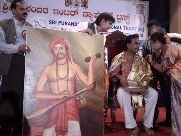 సీడీల విడుదల