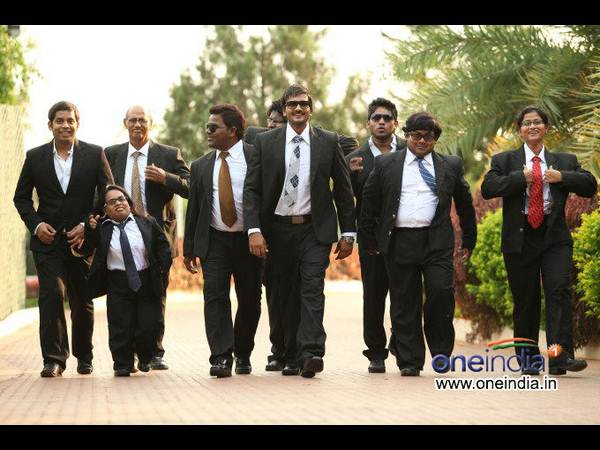 ఎవరెవరు...