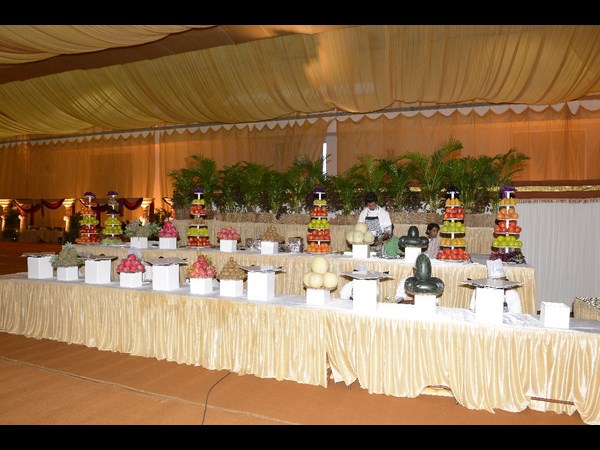 లిప్ట్ లు...