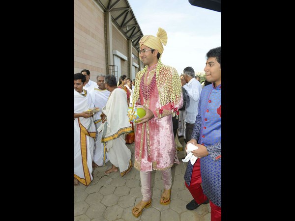 కొబ్బరి బొండాంతో..