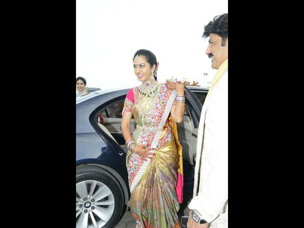 మురిసిపోయారు.