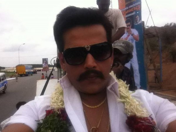 నగ్మా లవర్ గా...