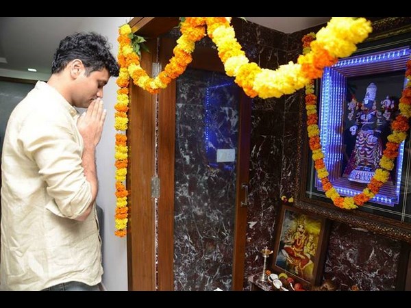 అవసరాల శ్రీనివాస్ దర్శకత్వం...