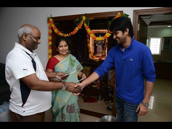 హీరో కి చెక్ ఇస్తూ...