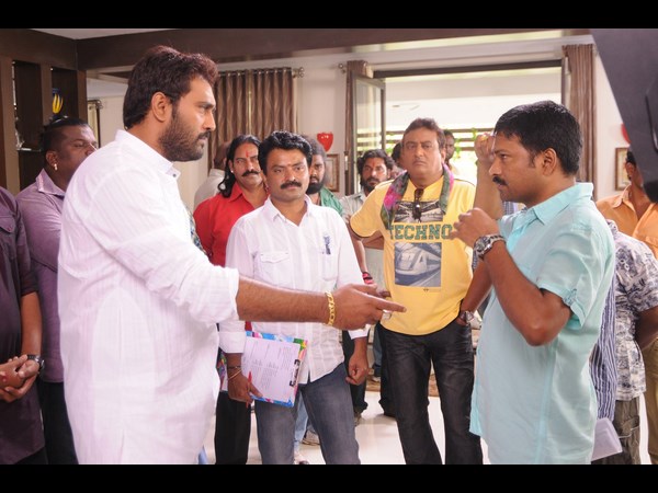 దర్సకుడుగా పరిచయం...