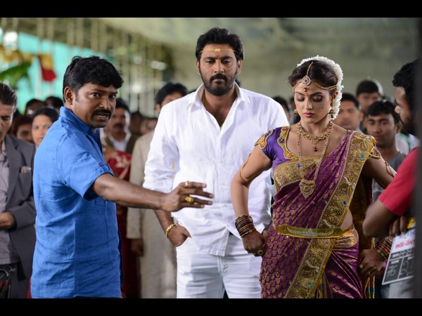 మాటలోంచి పేరు...