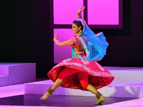 కాంపిటీషన్లో డాన్స్ ప్రదర్శన