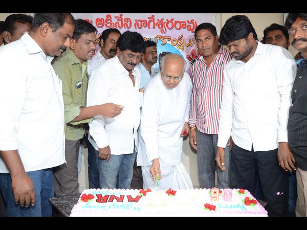 హీరోగా తొలి సినిమా..