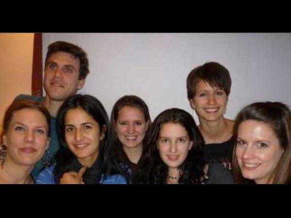 కత్రినా కైఫ్ సిస్టర్స్, వారి స్నేహితులు