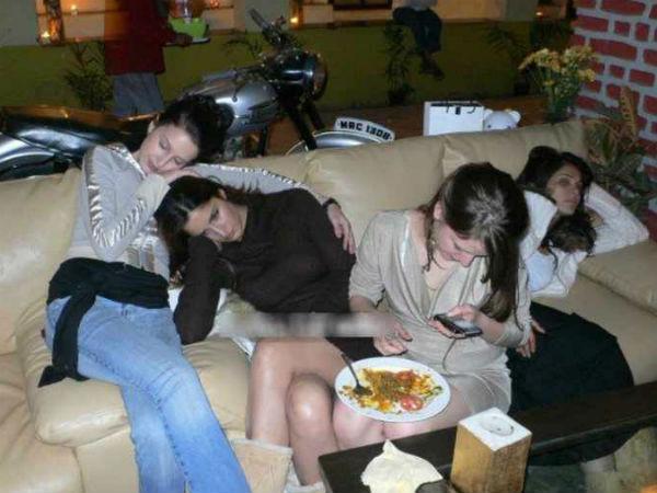 స్నేహితులతో కలిసి కత్రినా