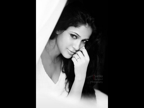 వైవిధ్యమైన పాత్రలు చేయాలని..