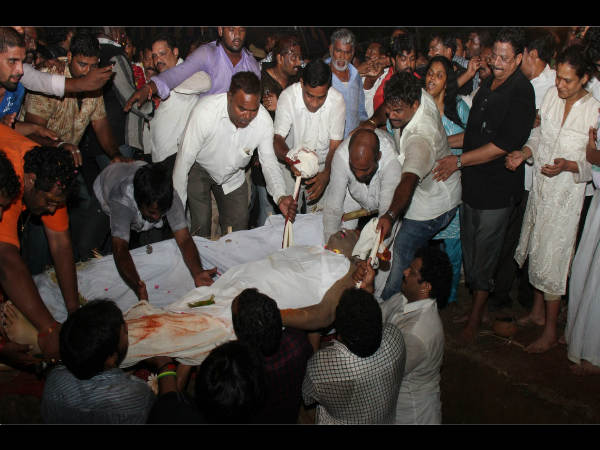 హీరోగా ప్రవేశం