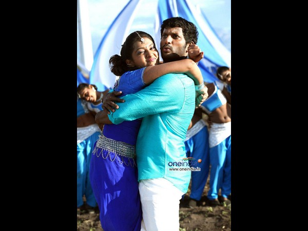 హీరోయిన్...