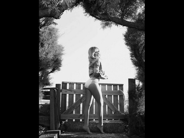 3. గ్లామర్ తారగా...