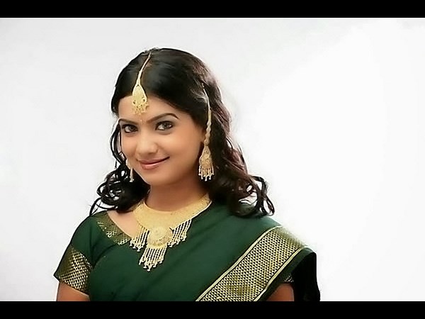 సమంత యావరేజ్ లుక్