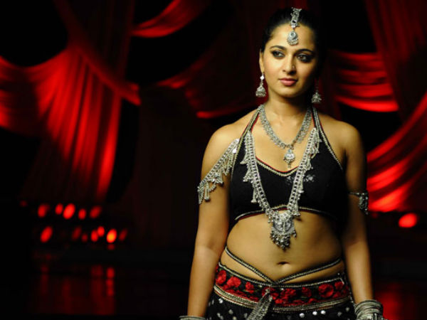 రజనీ ఫ్యామిలీ గురించి..