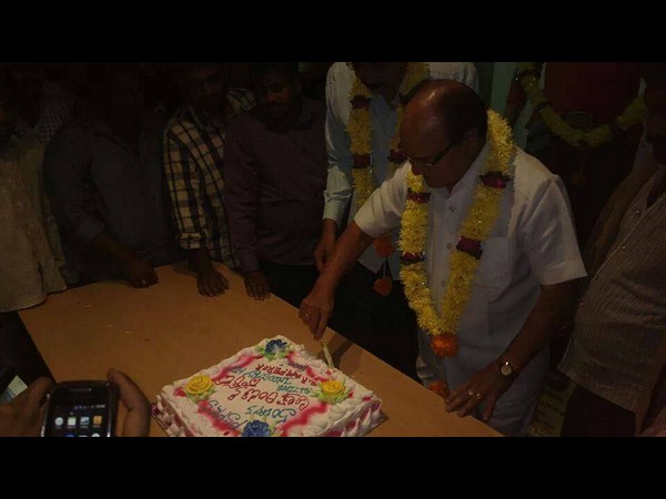 కేక్ కట్టింగ్