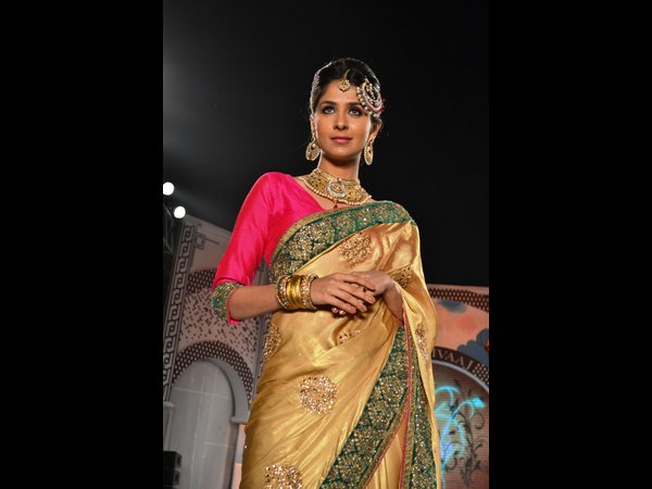 జో రివాజ్ ఫ్యాషన్ షో