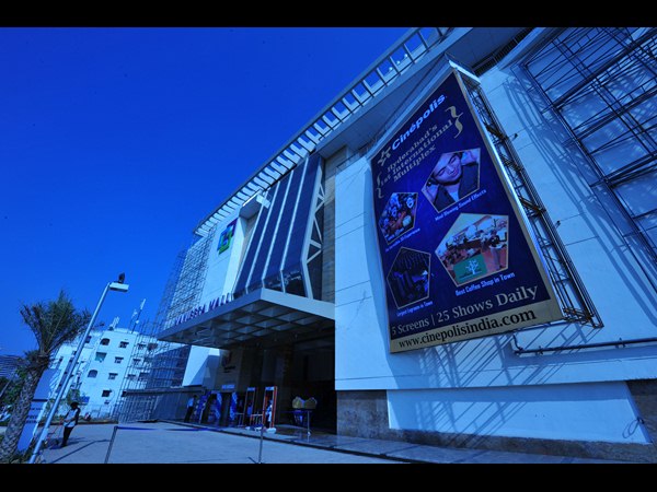 సినీపొలిస్ కంట్రీ హెడ్