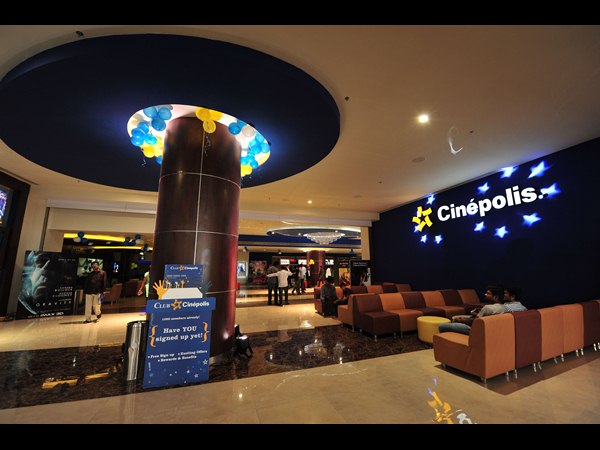 వీఐపీ రిక్లైనర్ సీట్లు