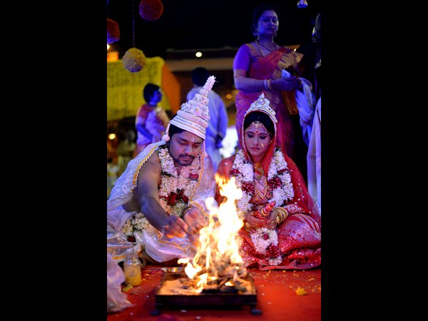 బెంగాళీ సాంప్రదాయంలో...