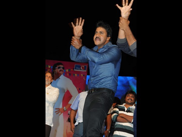 అంతా సందడే..