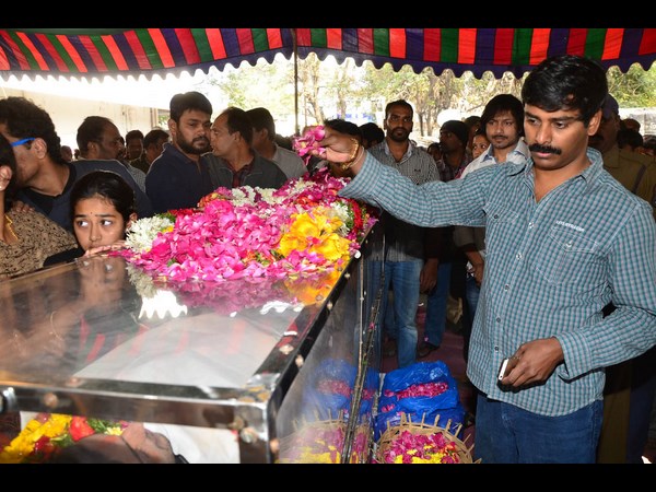 సురేష్ కొండేటి