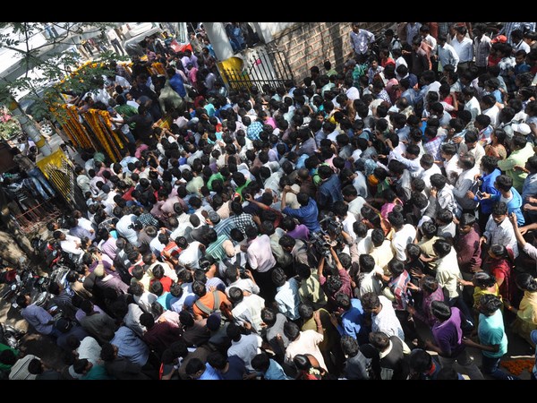 అభిమానులు