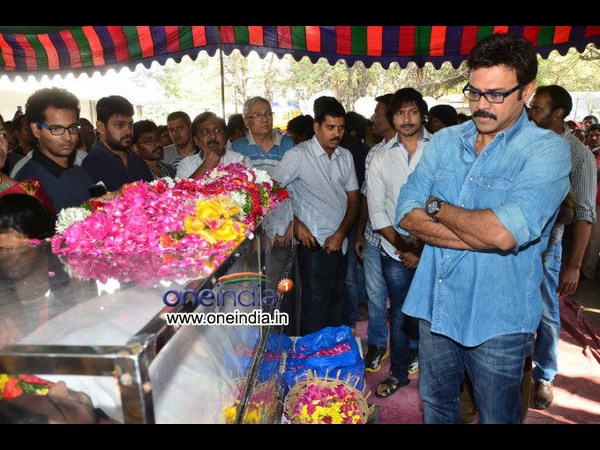 రాత్రి 9-10 గంటల మధ్య మరణం.. 