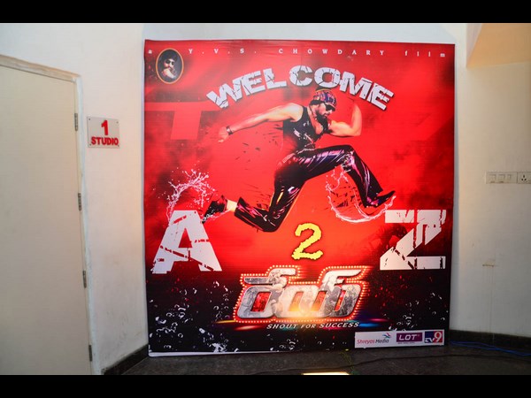 రేయ్ A టు Z లుక్