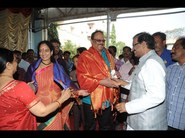 ఇంకా అమ్మాయిని చూడలేదు