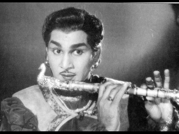 అభిమానం, ఆశీర్వాద బలమే