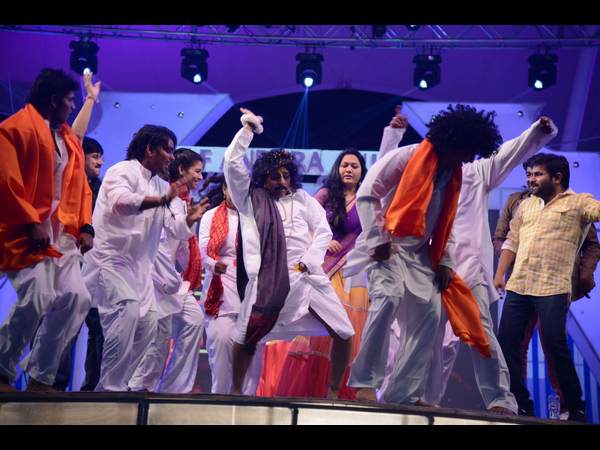 పవన్ కళ్యాణ్ గెటప్లో అలీ...