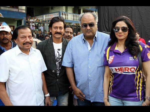 అభిమానుల ఫాలోయింగ్