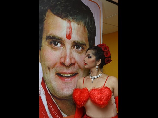 మ్యూజిక్ ఆల్బంలలో..