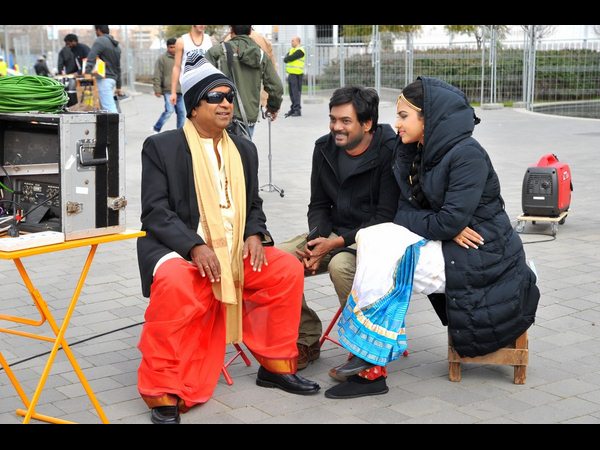 వాడు పిచ్చోడే...